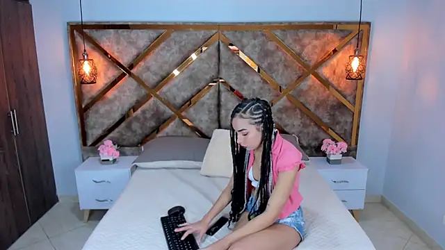 Lucia jane online show from 30, 4, 2026