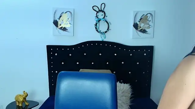 SammySmall F w online show from 18, 11, 2025