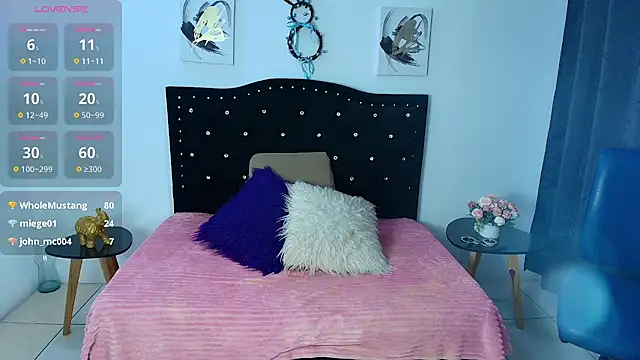 SammySmall F w online show from 14, 11, 2025