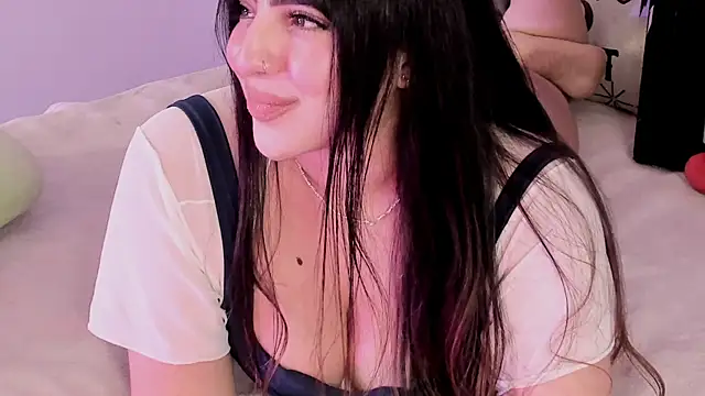 Camila Matinez  online show from 11, 10, 2025