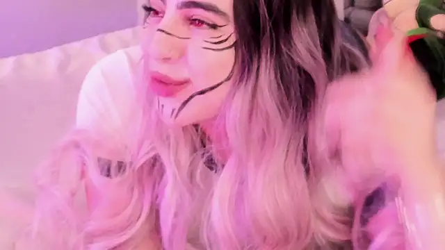 Camila Matinez  online show from 27, 3, 2026