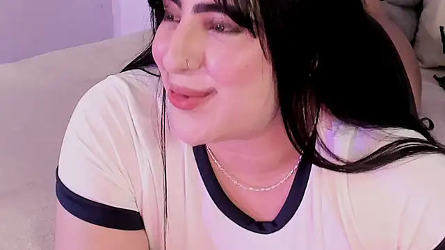 Camila Matinez  online show from 4, 12, 2025