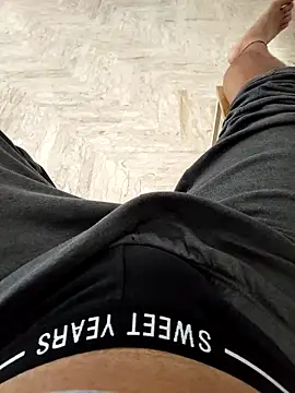 AXEL 84 online show from 25, 10, 2025