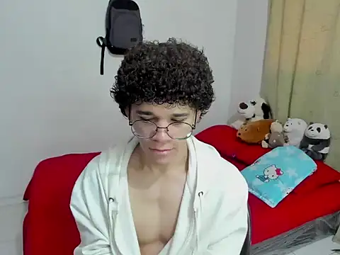 Snapshot of Tom_Blues chatting on 3, 10, 2025 Tom Blues online show from 3, 10, 2025