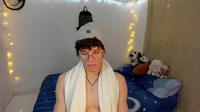 Snapshot of Tom_Blues chatting on 27, 11, 2025 Tom Blues online show from 27, 11, 2025