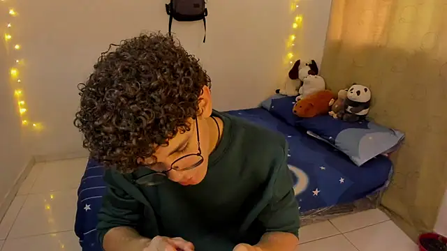 Snapshot of Tom_Blues chatting on 26, 11, 2025 Tom Blues online show from 26, 11, 2025