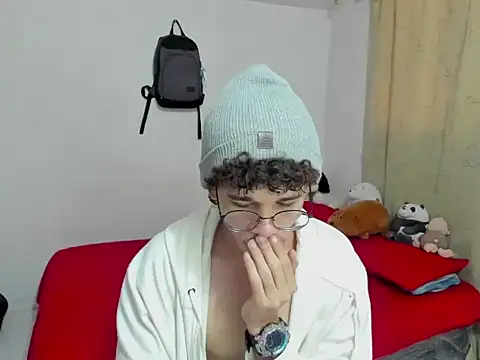 Snapshot of Tom_Blues chatting on 1, 10, 2025 Tom Blues online show from 1, 10, 2025