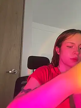 aliciia 23 online show from 15, 4, 2026