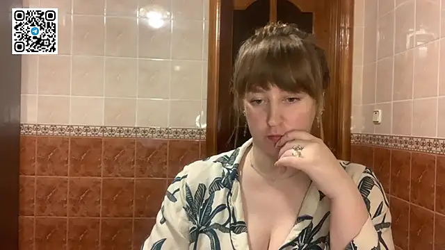 MaroonMoon  online show from 9, 1, 2026