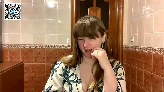 MaroonMoon  online show from 3, 12, 2025