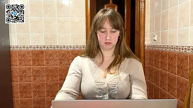 MaroonMoon  online show from 9, 2, 2026