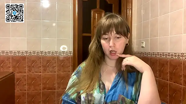 MaroonMoon  online show from 4, 10, 2025