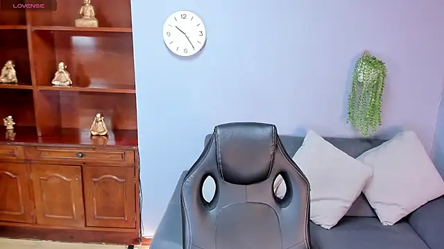 MeridaFox  online show from 17, 10, 2025