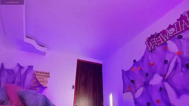 kiara velvet  online show from 29, 10, 2025