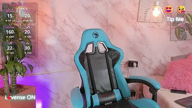 cristal herrera  online show from 9, 10, 2025