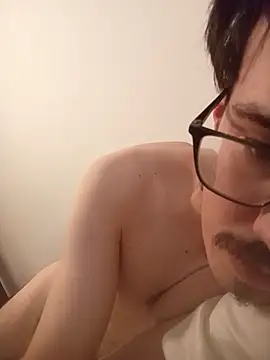 Snapshot of oscartres chatting on 15, 10, 2025 oscartres online show from 15, 10, 2025