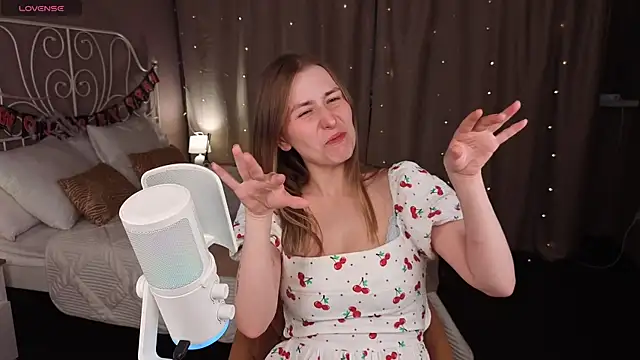 VesperaCeleste online show from 6, 11, 2025