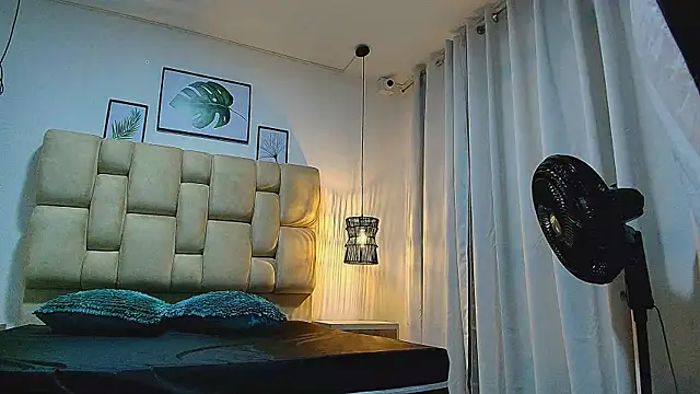 elizawiliamst online show from 11, 10, 2025