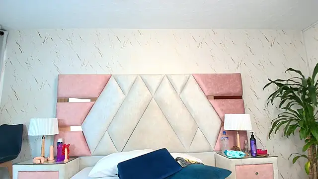 elizawiliamst online show from 9, 11, 2025