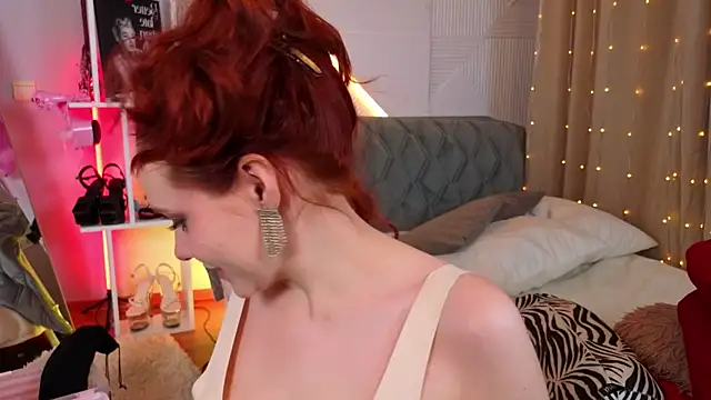 Snapshot of PollyVinice chatting on 20, 11, 2025 PollyVinice online show from 20, 11, 2025