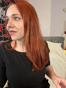 Snapshot of PollyVinice chatting on 8, 11, 2025 PollyVinice online show from 8, 11, 2025