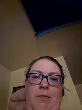 Yamiko42 online show from 15, 4, 2026