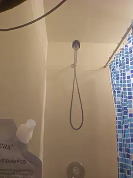 Yamiko42 online show from 5, 3, 2026