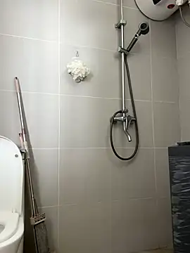 xixi-kiki online show from 10, 9, 2025