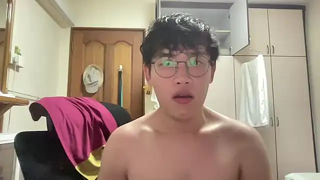 Passionatetwink2 online show from 13, 2, 2026