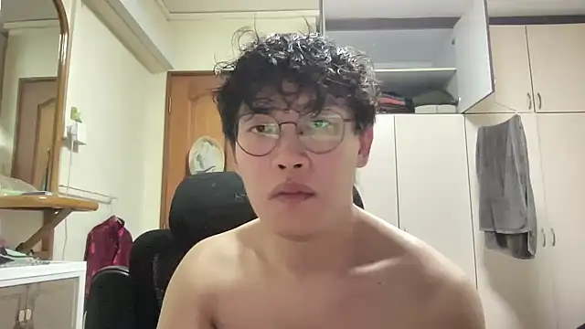 Passionatetwink2 online show from 25, 2, 2026