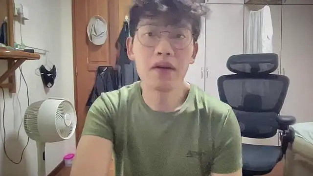 Passionatetwink2 online show from 10, 10, 2025