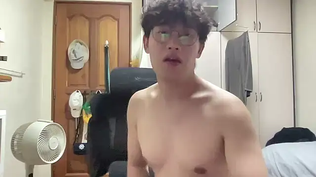 Passionatetwink2 online show from 24, 2, 2026