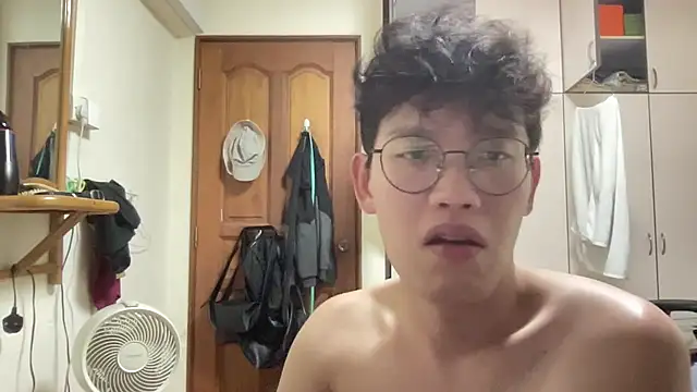 Passionatetwink2 online show from 24, 9, 2025