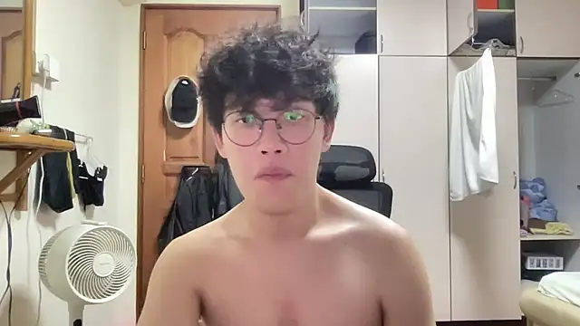 Passionatetwink2 online show from 7, 11, 2025