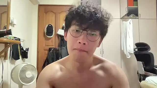 Passionatetwink2 online show from 8, 11, 2025