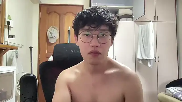 Passionatetwink2 online show from 28, 2, 2026