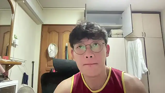 Snapshot of Passionatetwink2 chatting on 9, 5, 2026 Passionatetwink2 online show from 9, 5, 2026