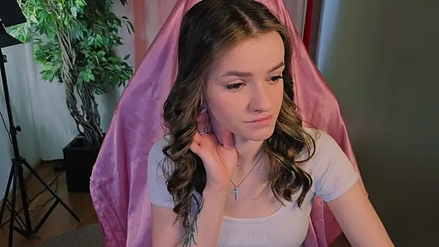 E l i z e  online show from 7, 4, 2026