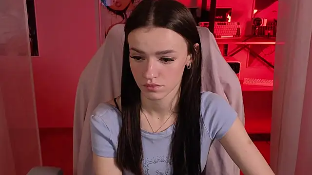 E l i z e  online show from 11, 11, 2025