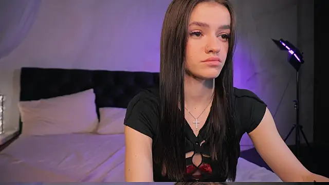 E l i z e  online show from 21, 11, 2025