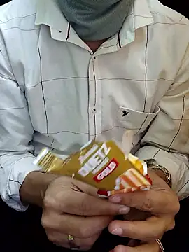 Snapshot of chocolate_alone chatting on 2, 12, 2025 chocolate alone online show from 2, 12, 2025