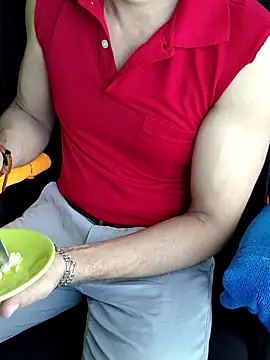 Snapshot of chocolate_alone chatting on 16, 10, 2025 chocolate alone online show from 16, 10, 2025