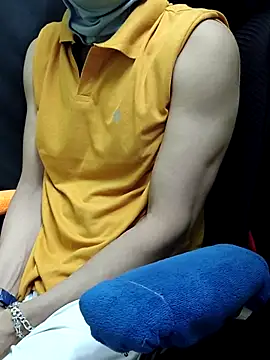 Snapshot of chocolate_alone chatting on 2, 11, 2025 chocolate alone online show from 2, 11, 2025