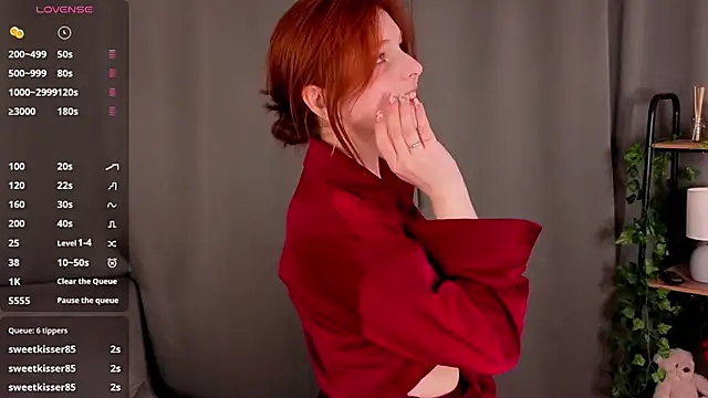 AnnieKim  online show from 13, 4, 2026