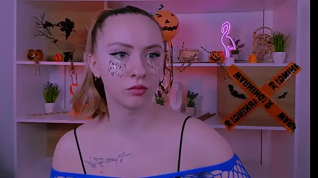 mila glow1 online show from 2, 11, 2025