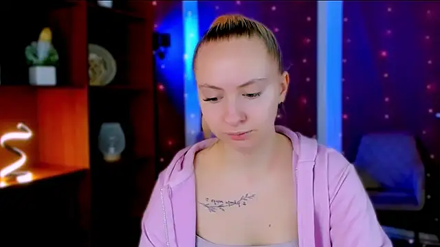 mila glow1 online show from 25, 2, 2026