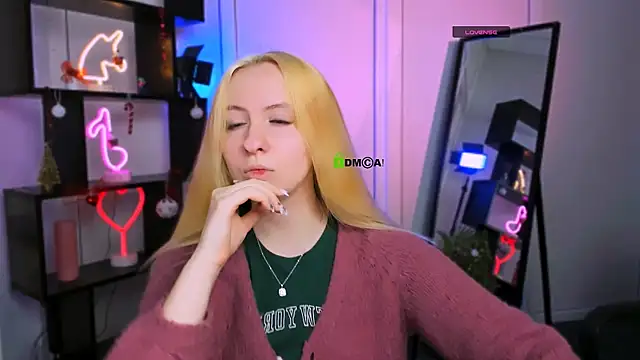 mila glow1 online show from 6, 1, 2026