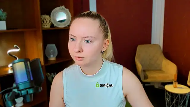 mila glow1 online show from 13, 3, 2026