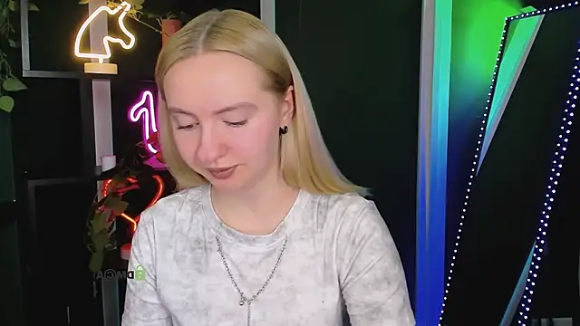mila glow1 online show from 14, 5, 2026