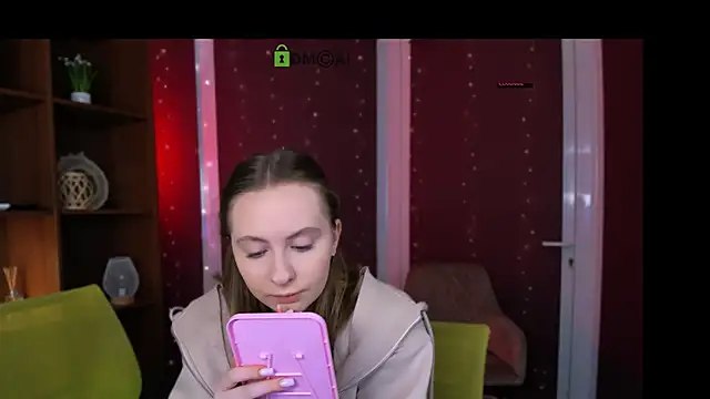 mila glow1 online show from 27, 11, 2025